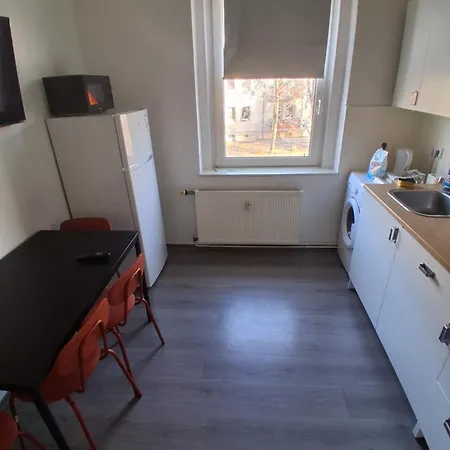 Crew Quartier 3 Schlafzimmer Mit Kueche Und Bad In Leuna מרסבורג