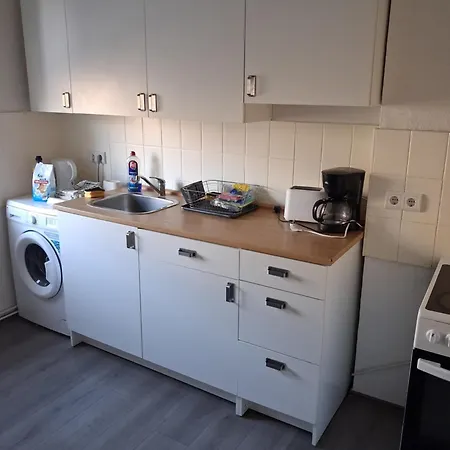 Crew Quartier All-Inclusive Monteurzimmer 3 Schlafzimmer Mit Kueche Und Bad In Leuna Merseburg Apartamento *