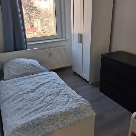 Apartamento Crew Quartier All-Inclusive Monteurzimmer 3 Schlafzimmer Mit Kueche Und Bad In Leuna Merseburg Merseburgo