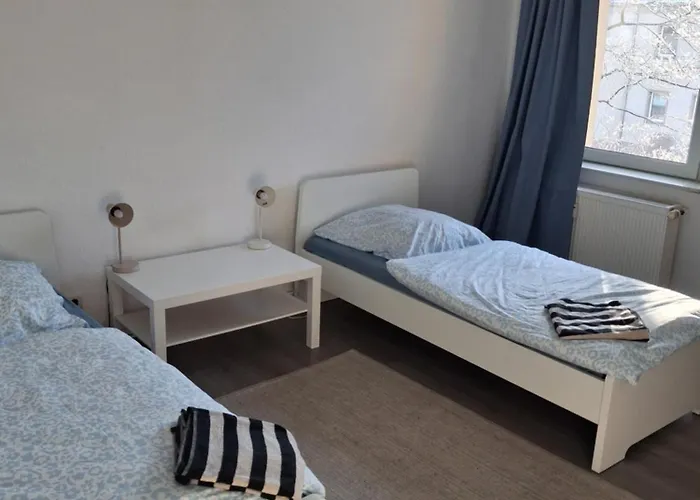 Apartamento Crew Quartier All-Inclusive Monteurzimmer 3 Schlafzimmer Mit Kueche Und Bad In Leuna Merseburg *
