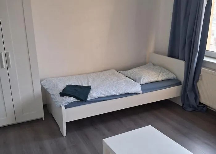 Apartamento Crew Quartier All-Inclusive Monteurzimmer 3 Schlafzimmer Mit Kueche Und Bad In Leuna Merseburg