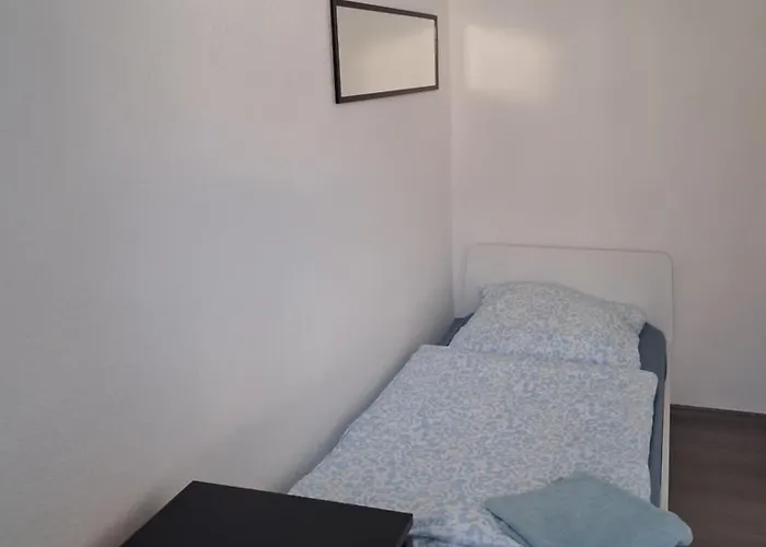 Crew Quartier All-Inclusive Monteurzimmer 3 Schlafzimmer Mit Kueche Und Bad In Leuna Merseburg *